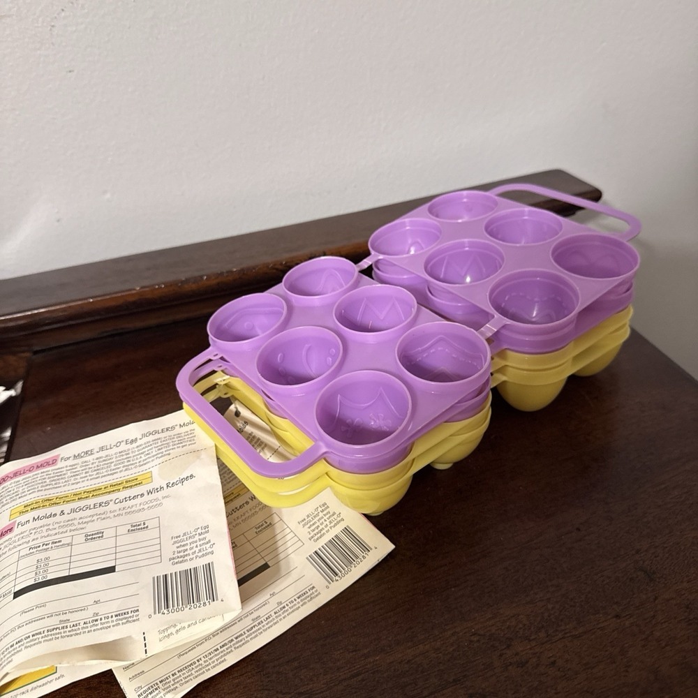 4 Pc. 1998 Jello Jigglers Egg Molds Jello Shots Easter Eggs NOS